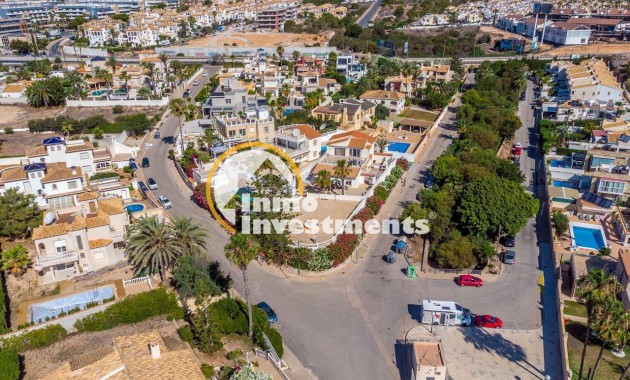 Resale - Villa - Playa Flamenca - Beachside