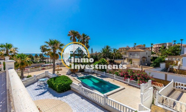 Resale - Villa - Playa Flamenca - Beachside