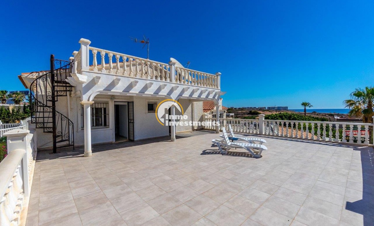 Resale - Villa - Playa Flamenca - Beachside