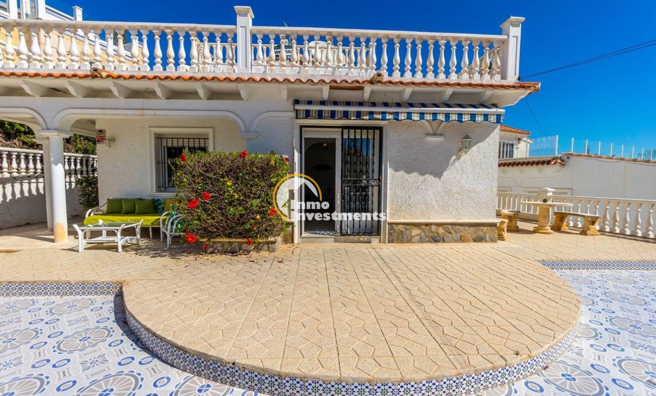 Resale - Villa - Playa Flamenca - Beachside