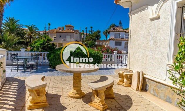 Resale - Villa - Playa Flamenca - Beachside