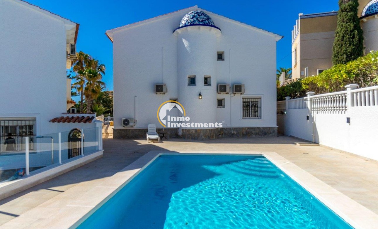 Resale - Villa - Playa Flamenca - Beachside