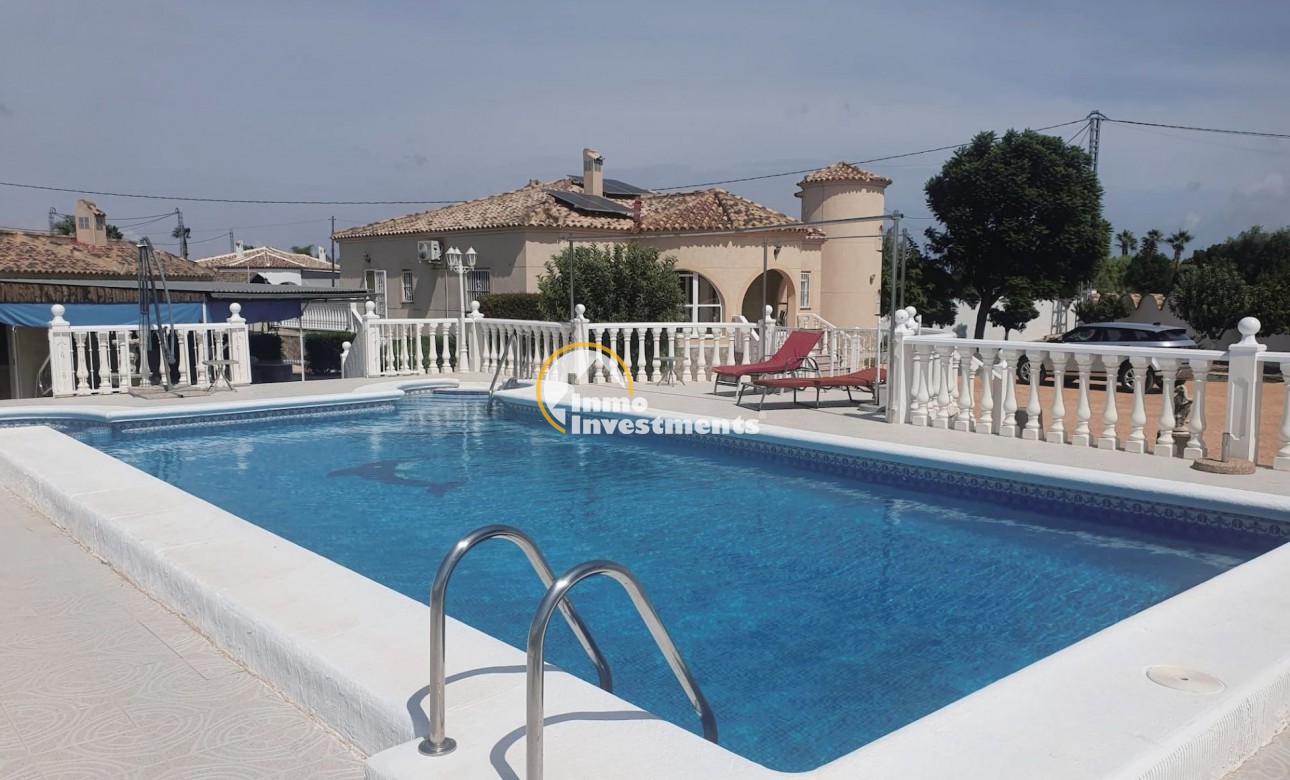 Resale - Villa - Catral