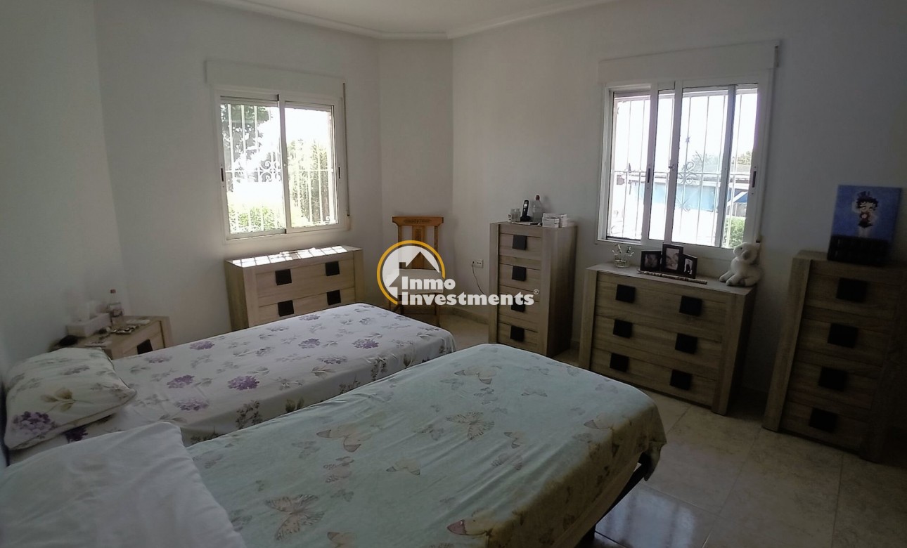 Resale - Villa - Catral