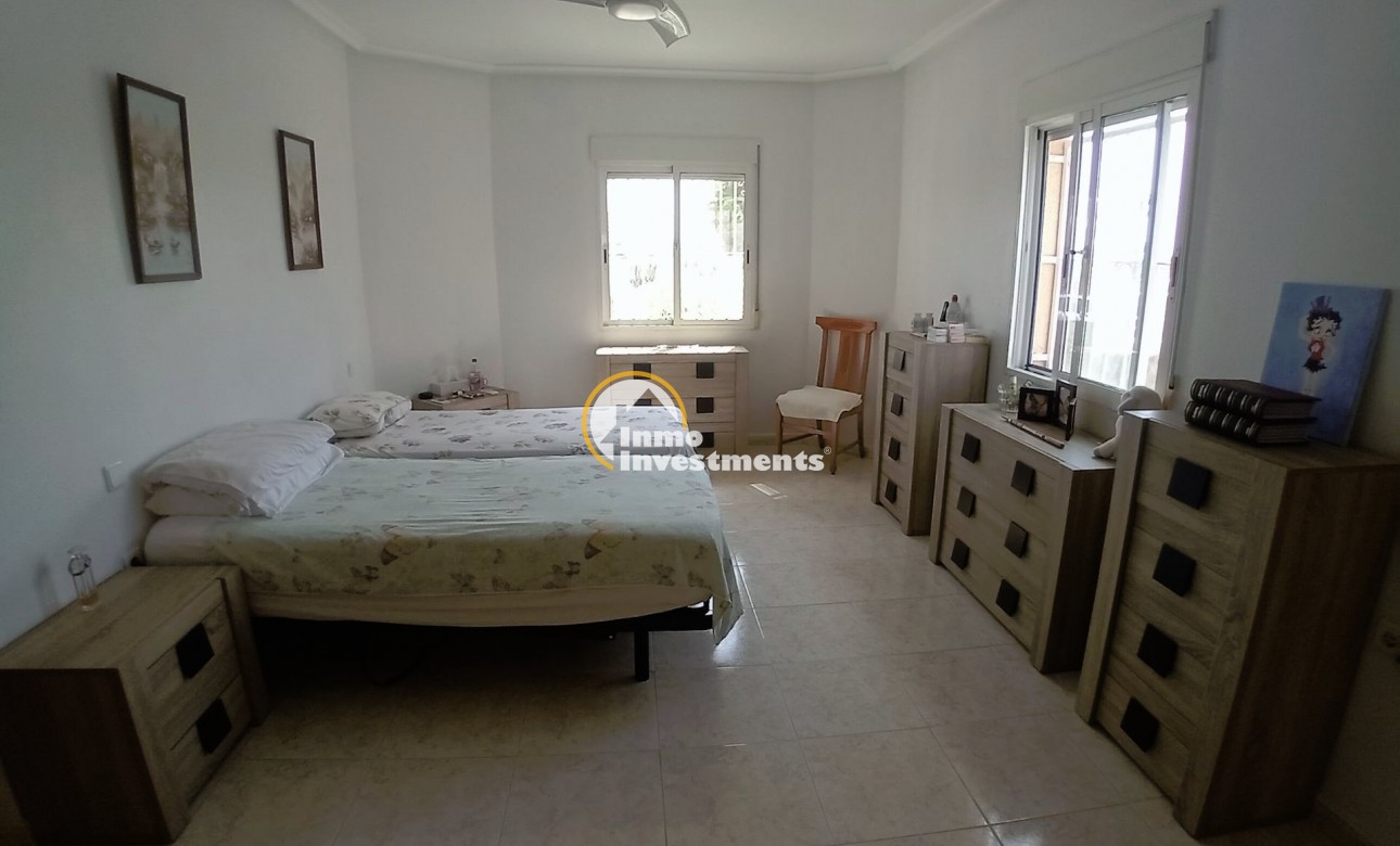 Resale - Villa - Catral