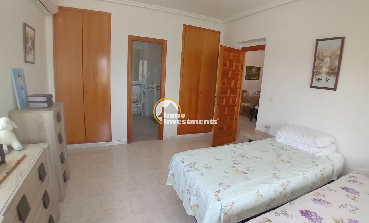 Resale - Villa - Catral