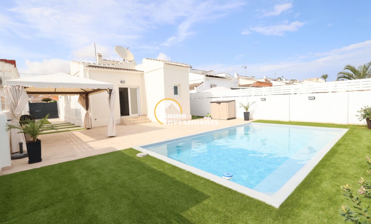 Resale - Villa - Torrevieja - San Luis