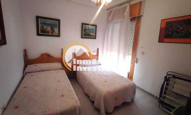 Resale - Apartment - Torrevieja - Acequion