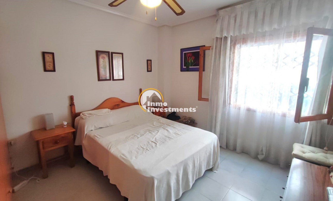 Resale - Apartment - Torrevieja - Acequion