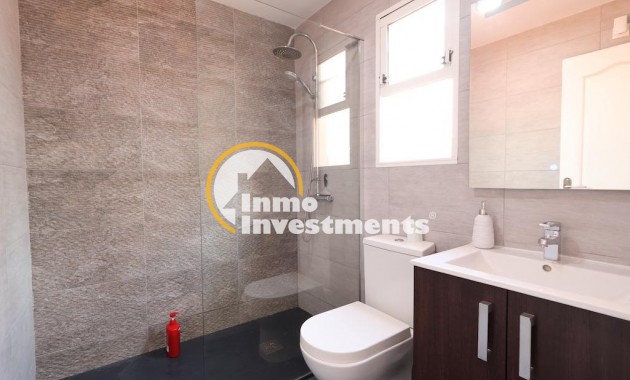 Resale - Semi detached villa - Torrevieja - Torretas