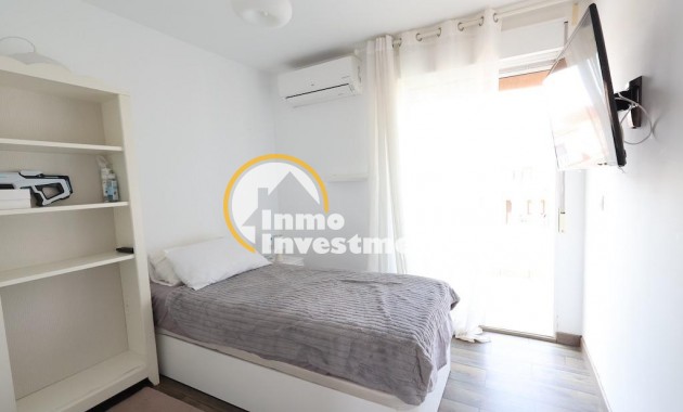 Resale - Semi detached villa - Torrevieja - Torretas