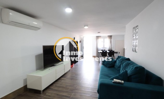 Resale - Semi detached villa - Torrevieja - Torretas