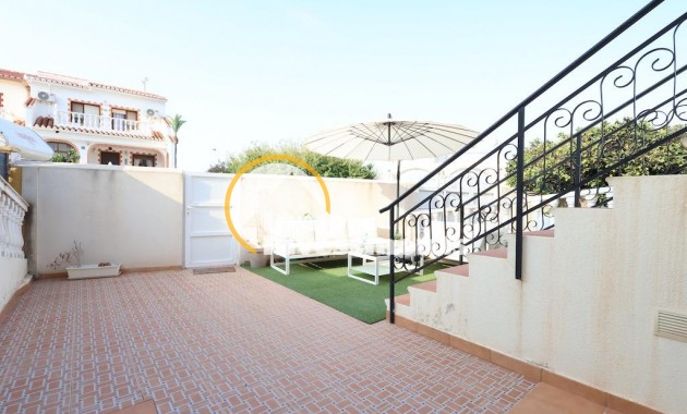 Bestaande bouw - Half vrijstaande villa - Torrevieja - Torretas