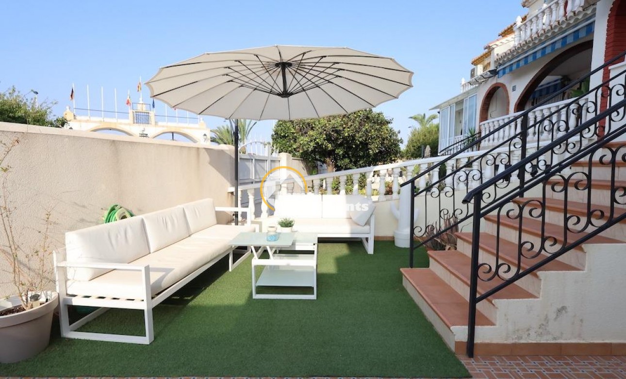 Bestaande bouw - Half vrijstaande villa - Torrevieja - Torretas