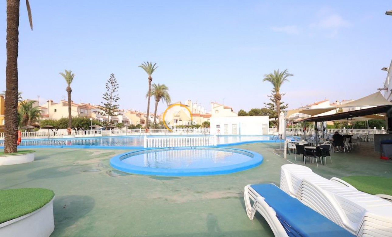 Bestaande bouw - Half vrijstaande villa - Torrevieja - Torretas