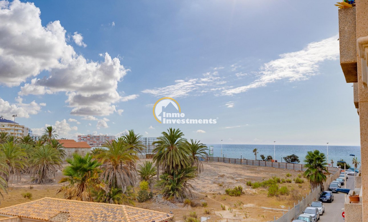 Resale - Apartment - Torrevieja - Playa de Los Locos-Curva del Palangre