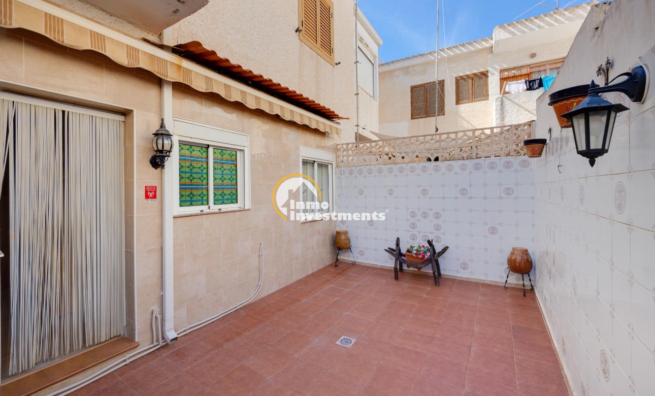 Resale - Bungalow - Torrevieja - Playa de La Acequion