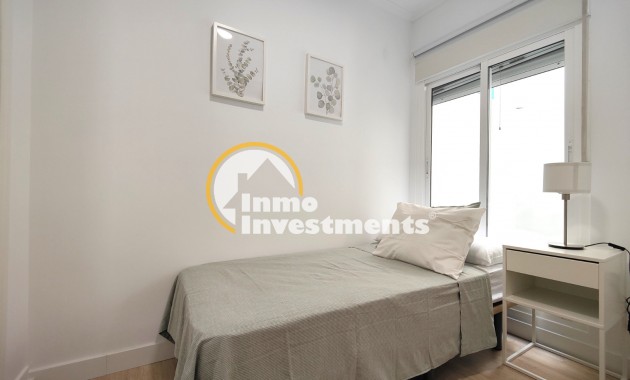 Gebrauchtimmobilien - Apartment - Torrevieja - Felsenküste