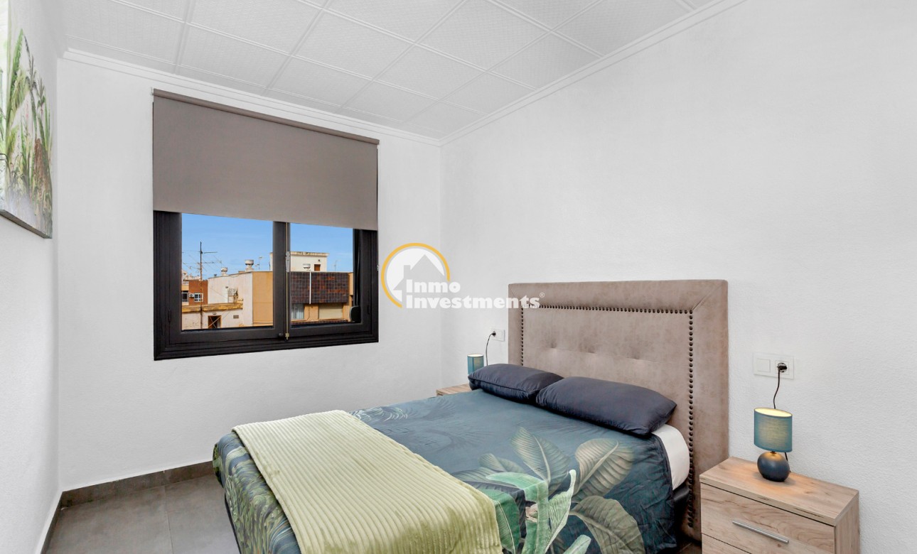 Resale - Apartment - Torrevieja - Acequion