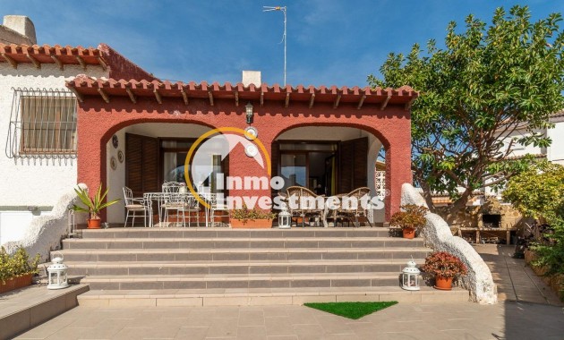 Reventa - Chalet independiente - Punta Prima