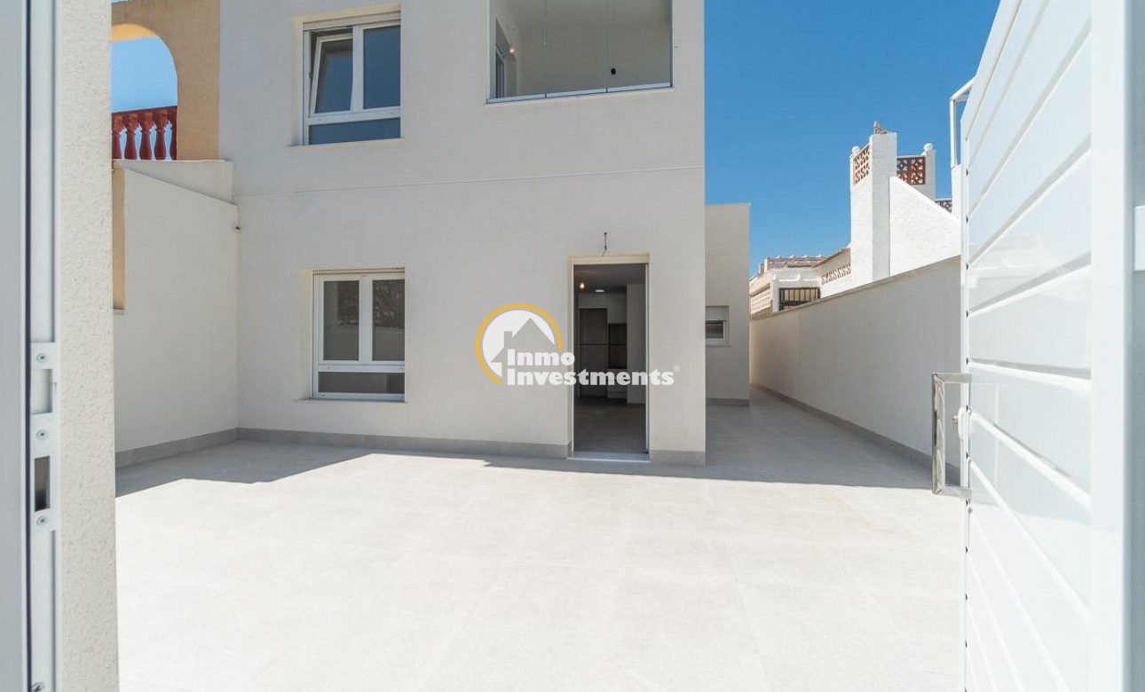 Resale - Semi detached villa - Torrevieja - Beach