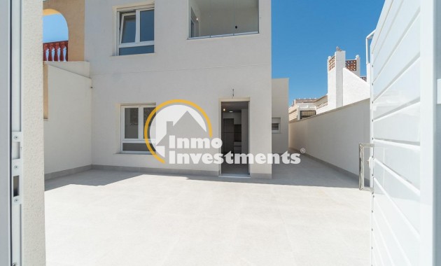 Resale - Semi detached villa - Torrevieja - Beach