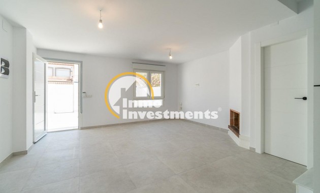 Resale - Semi detached villa - Torrevieja - Beach