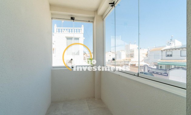 Resale - Semi detached villa - Torrevieja - Beach