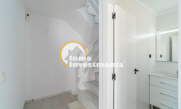 Resale - Semi detached villa - Torrevieja - Beach