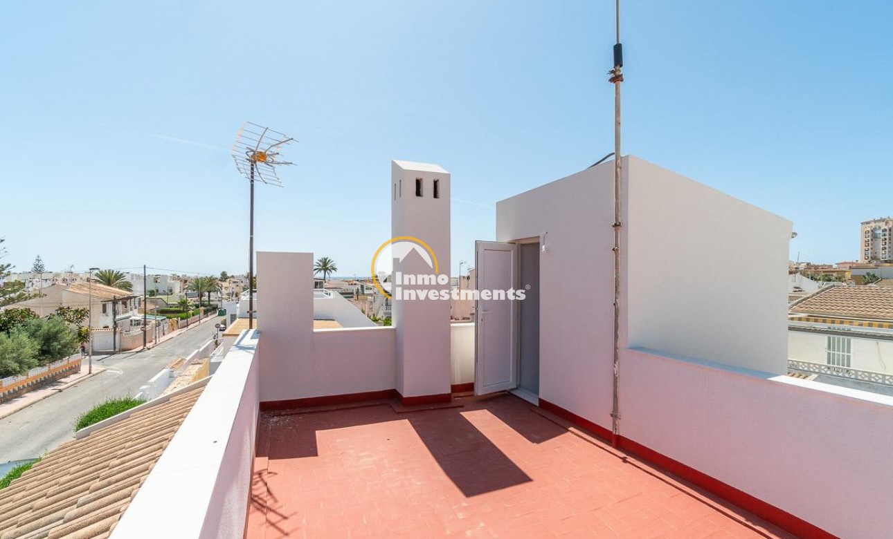 Resale - Semi detached villa - Torrevieja - Beach