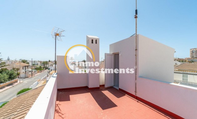 Resale - Semi detached villa - Torrevieja - Beach