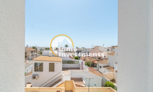 Resale - Semi detached villa - Torrevieja - Beach