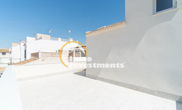 Resale - Semi detached villa - Torrevieja - Beach