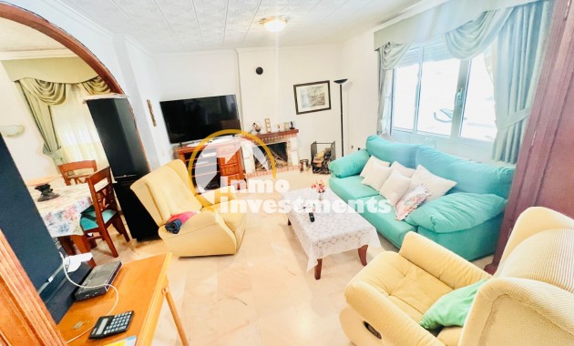 Resale - Villa - Mil Palmeras - Beach