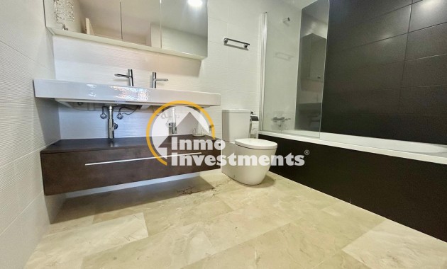 Resale - Apartment - Punta Prima - Beachside