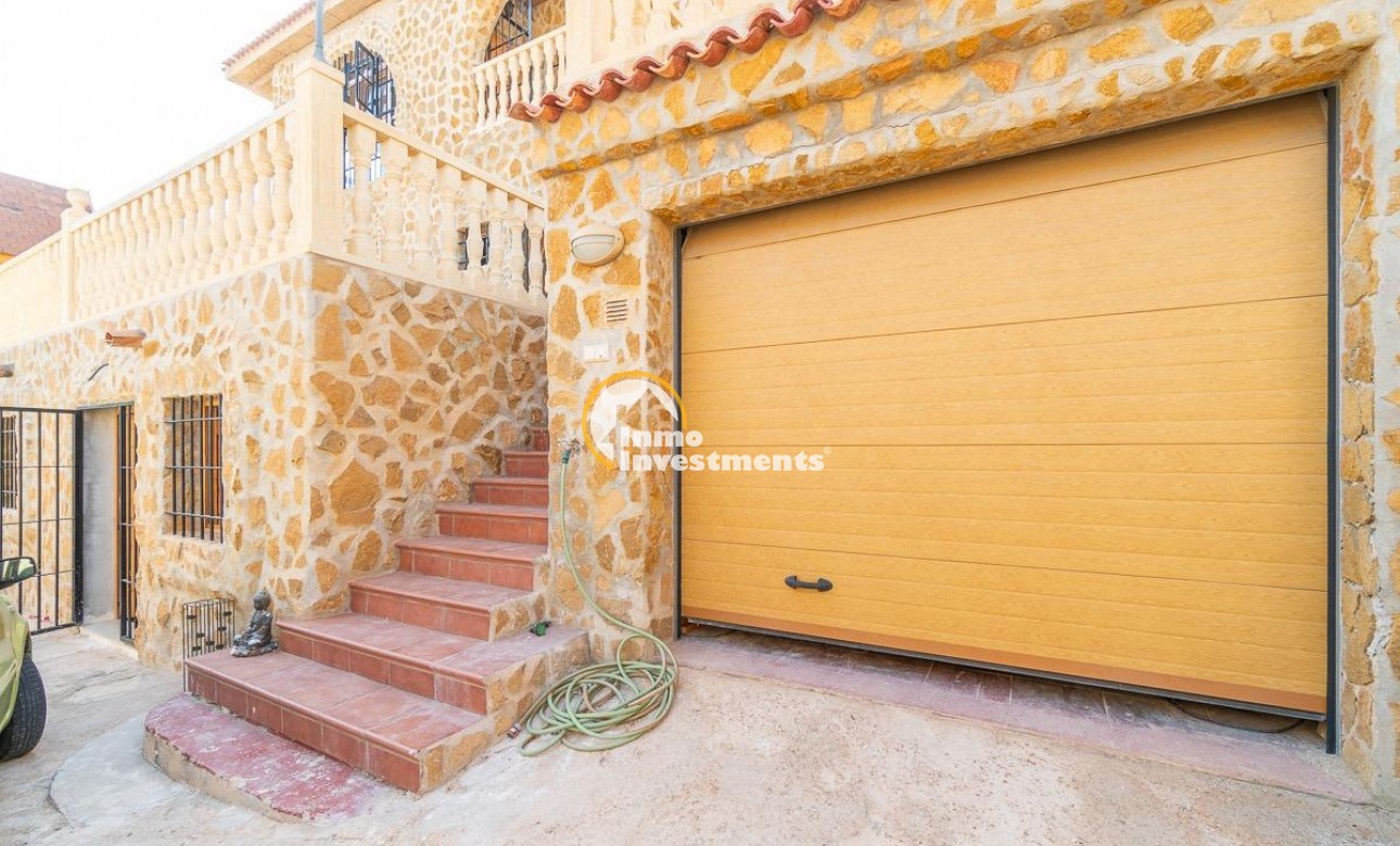 Resale - Villa - Torrevieja - Los Altos