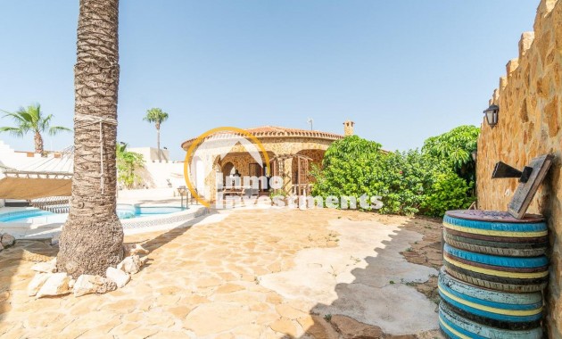 Resale - Villa - Torrevieja - Los Altos