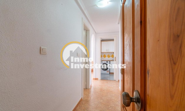 Resale - Apartment - Orihuela Costa - Campoamor