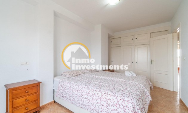 Resale - Apartment - Orihuela Costa - Campoamor