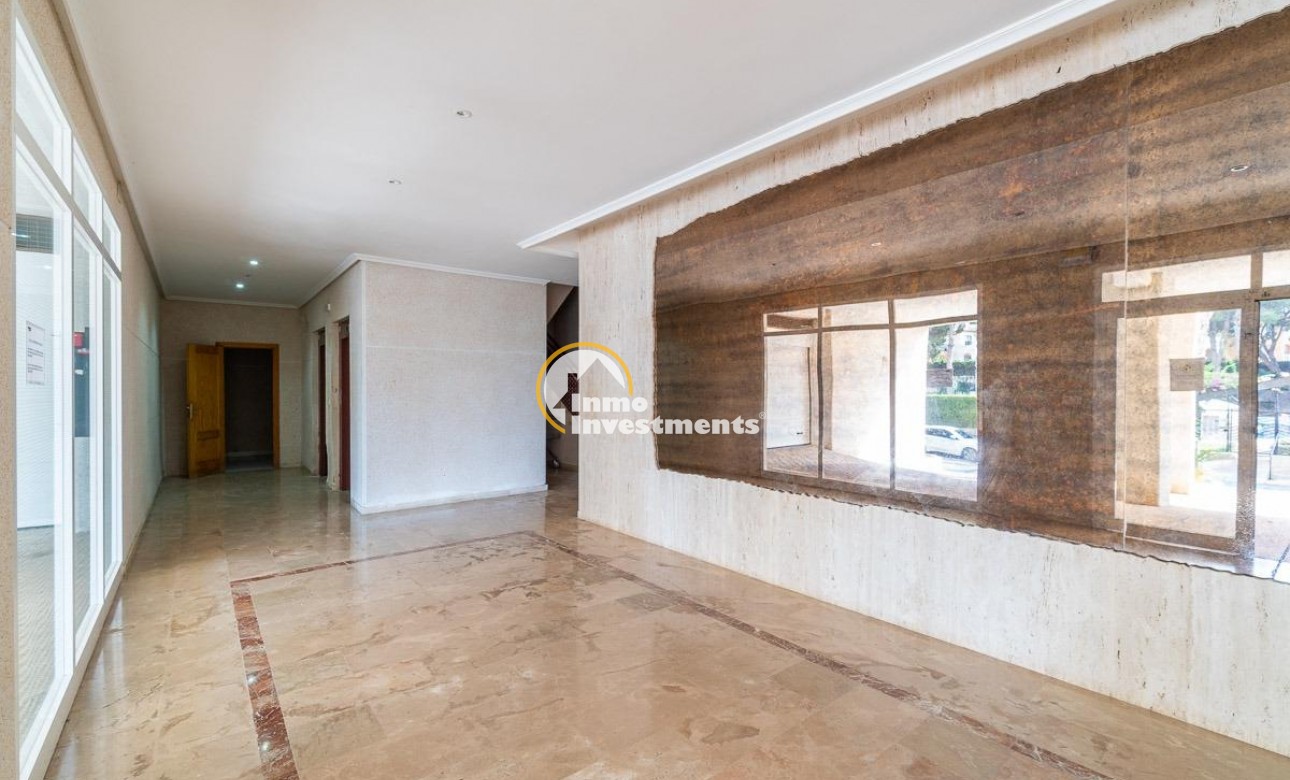 Resale - Apartment - Orihuela Costa - Campoamor