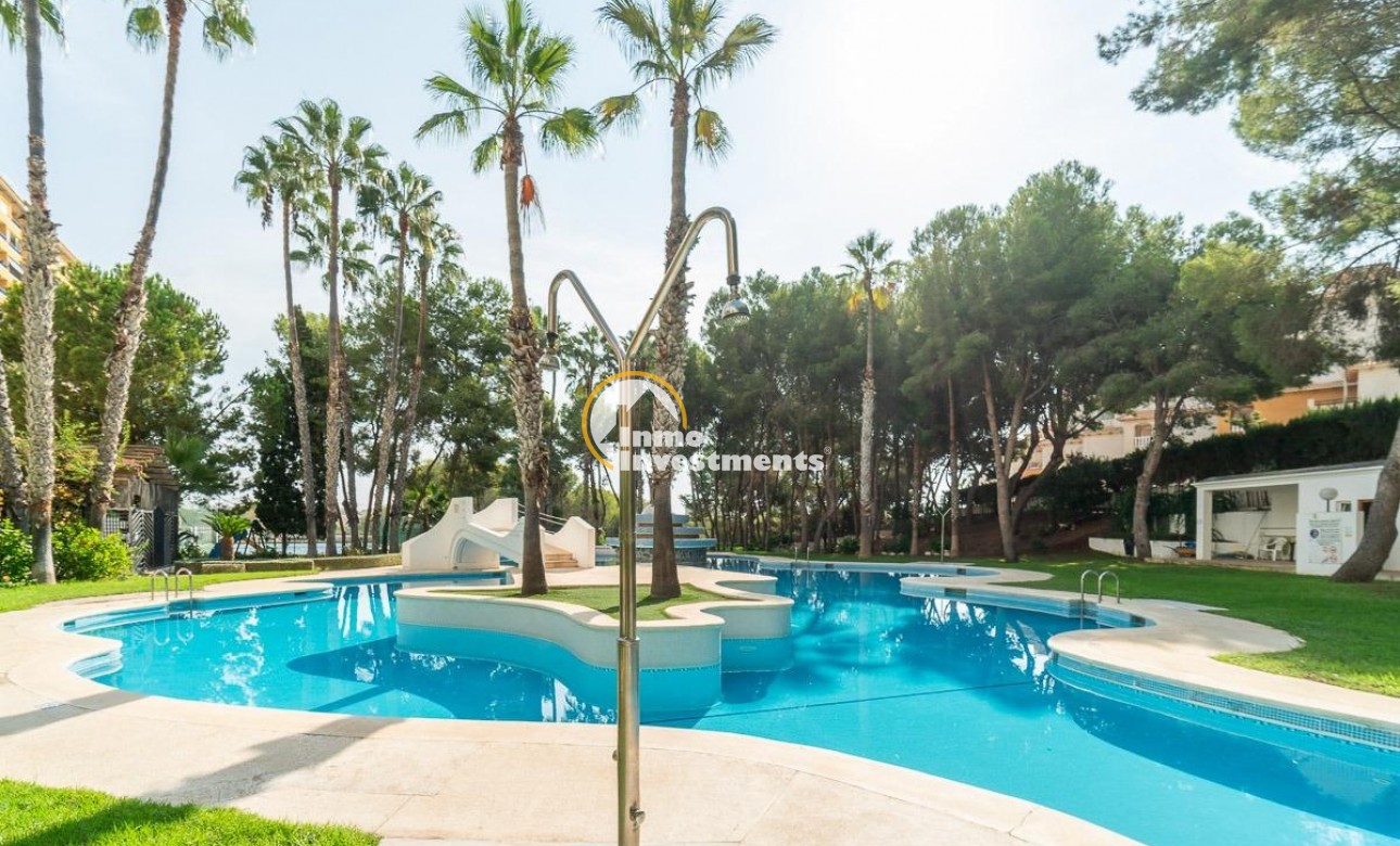 Resale - Apartment - Orihuela Costa - Campoamor