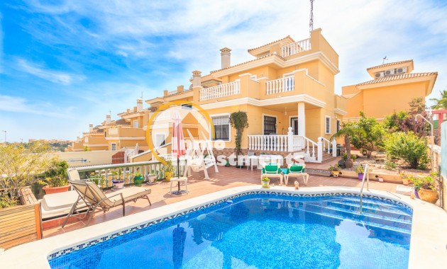 Villa for sale in Villamartin, Costa Blanca, Spain