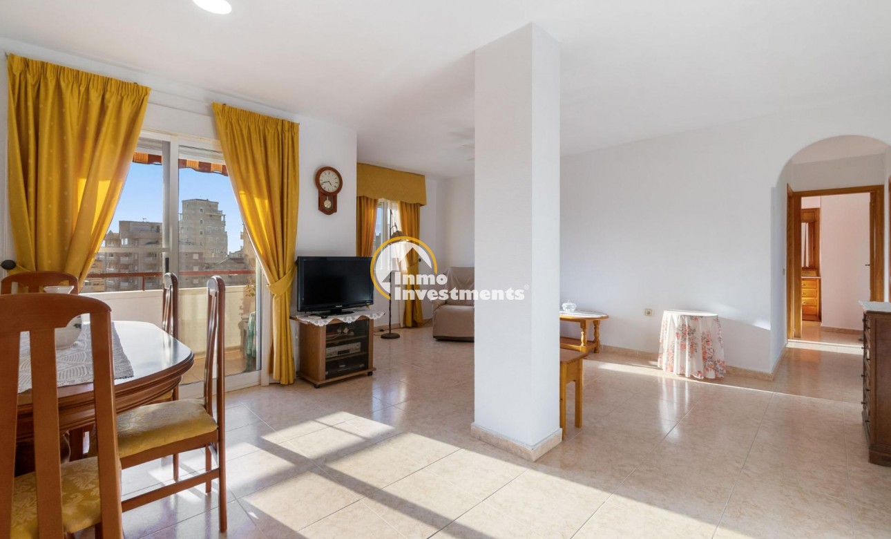 Resale - Apartment - Torrevieja - Calas Blanca