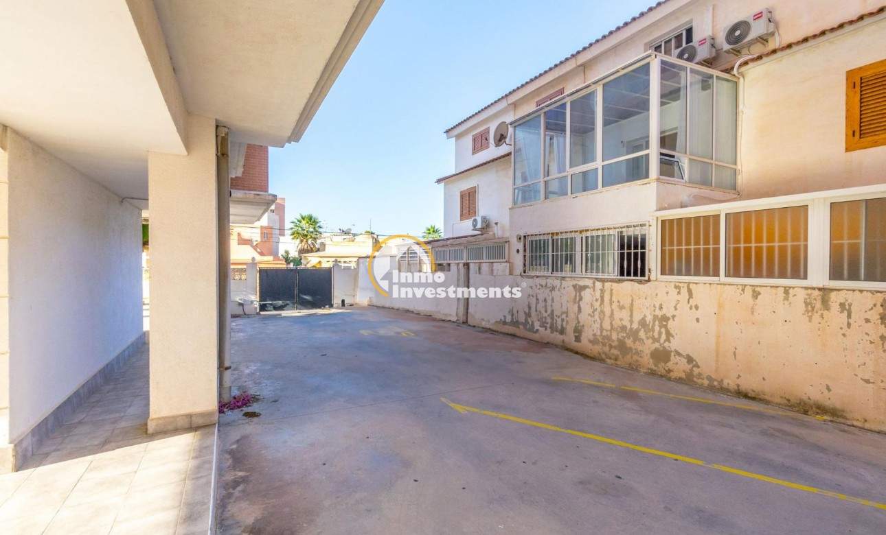 Resale - Apartment - Torrevieja - Calas Blanca