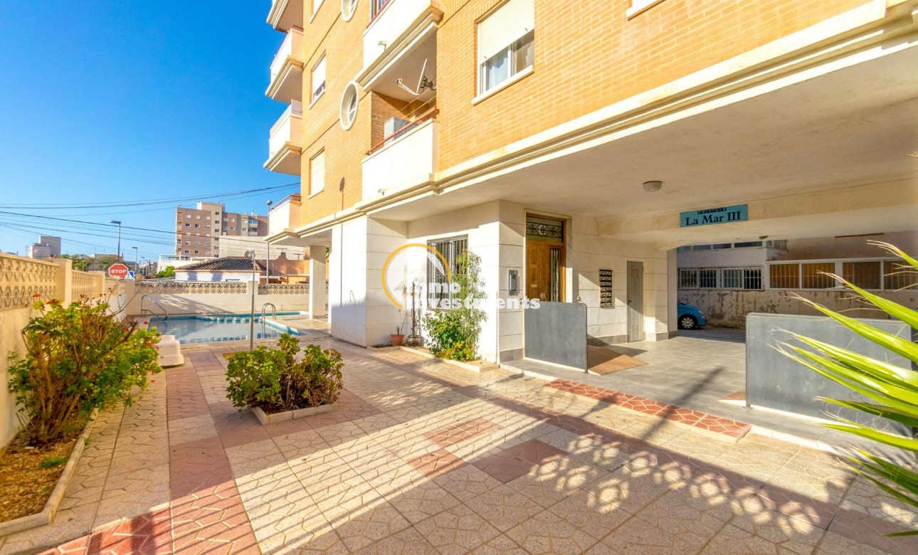 Resale - Apartment - Torrevieja - Calas Blanca