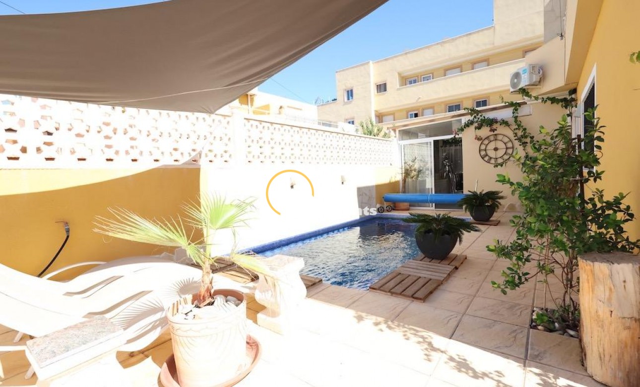 Resale - Villa - Orihuela Costa - Lomas De Cabo Roig