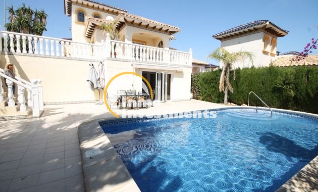 Resale - Villa - Orihuela Costa - La Zenia