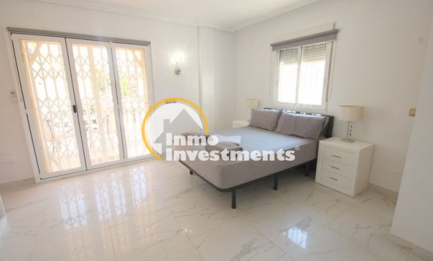 Reventa - Chalet independiente - Orihuela Costa - La Zenia