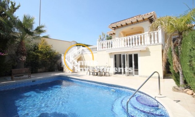 Resale - Villa - Orihuela Costa - La Zenia