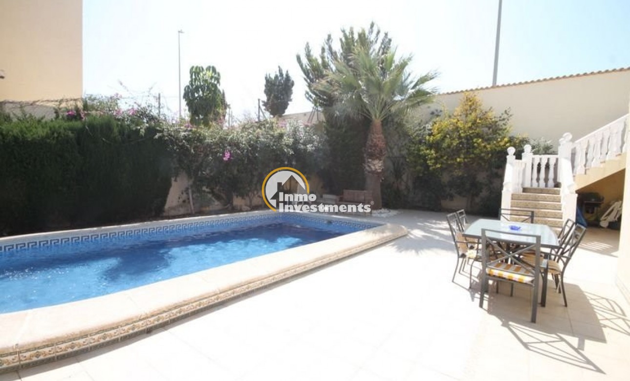 Resale - Villa - Orihuela Costa - La Zenia